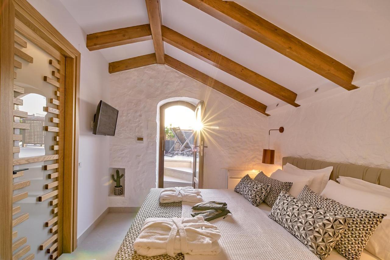 Vista Del Porto Luxury Suites Retimno Zewnętrze zdjęcie